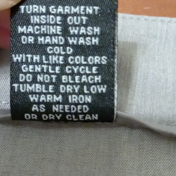 Larry Levine stretch crop pants 8 ๐๐๐๐ - Picture 8 of 8